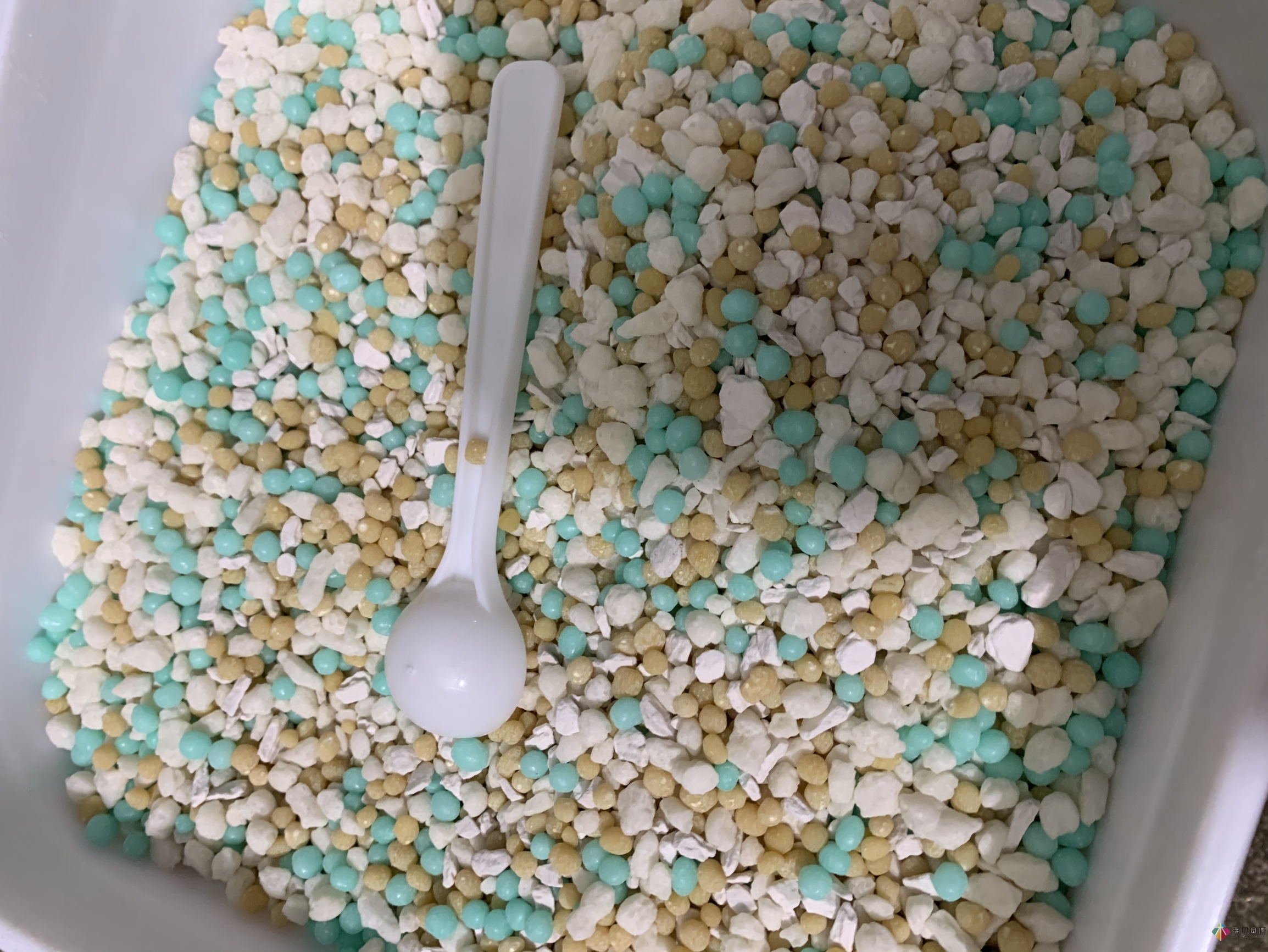 100㎡的复式露台，半花半菜，有诗意，有生活，如此惬意。